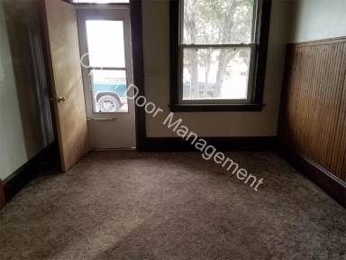 Main picture of 1305 E 2nd St