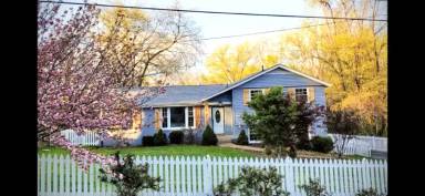 Main picture of 202 Edgewater Dr