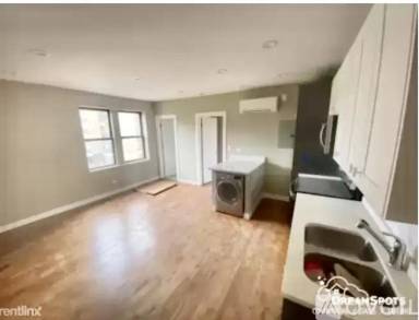 Main picture of 4625 S Drexel Blvd