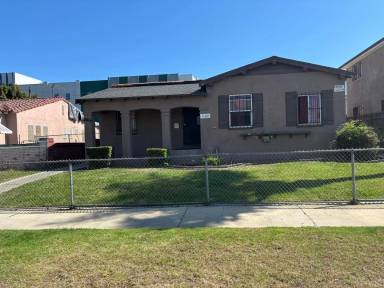 Main picture of 1120 W 85th St