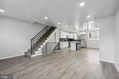 Main picture of 6610 Hollis St