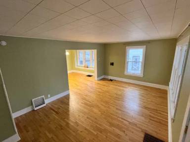 Main picture of 27 15th St