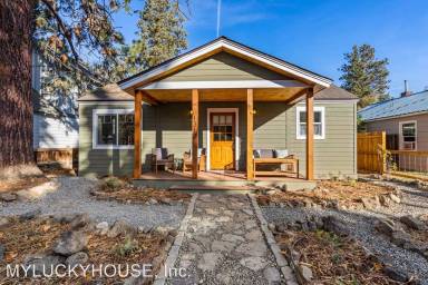 Main picture of 1312 NW Milwaukee Ave