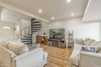 Main picture of 1404 N Tustin Ave
