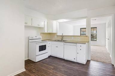 Main picture of 903 S Edgebrook St