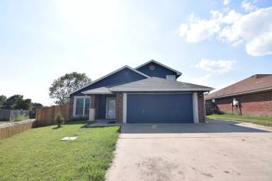 Main picture of 201 Cedar Ridge Dr