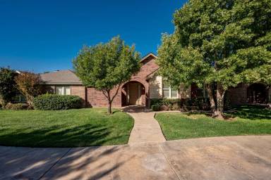 Main picture of 4402 108th St