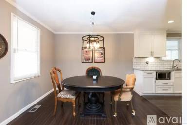 Main picture of 905 Preston Ct