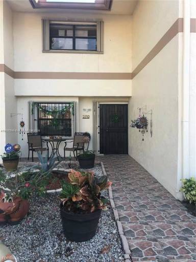 Main picture of 6490 SW 130th Ave