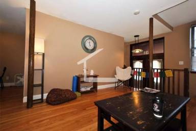 Main picture of 31 Brainerd Rd