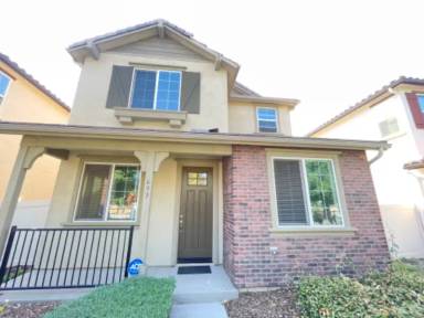Main picture of 693 S Fillmore Ave