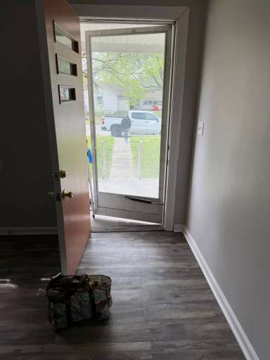 Main picture of 819 W Florence Ave