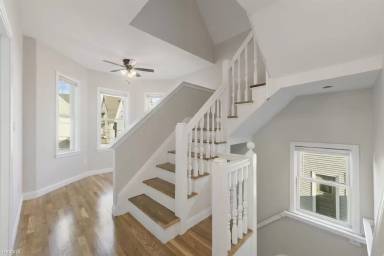 Main picture of 10 Benson St