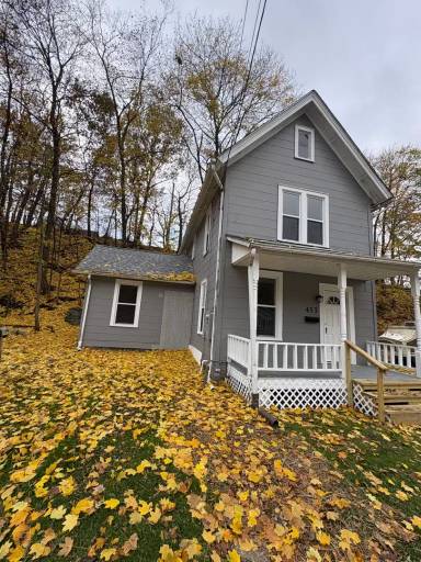 Main picture of 453 Tremont Ave SE