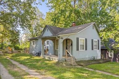 Main picture of 1919 Federal St