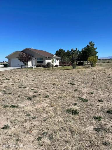 Main picture of 830 Eastlake Dr