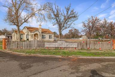 Main picture of 8255 Highway 99E