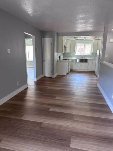 Main picture of 34 W 7th St