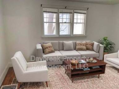 Main picture of 6 11th Street South - 4