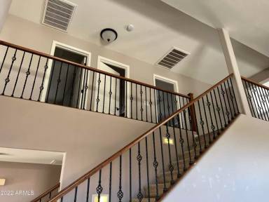 Main picture of 225 S 13th Pl