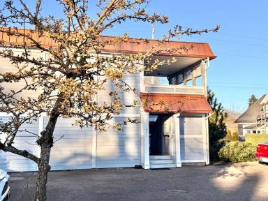 Main picture of 611 N J St