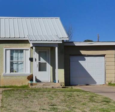 Main picture of 305 NW 1st St
