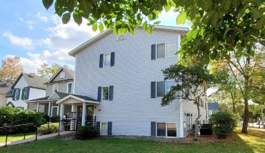 Main picture of 700 8th St SE