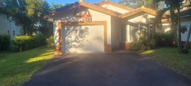 Main picture of 11523 NW 36th St