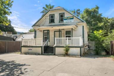 Main picture of 432 Cedar St