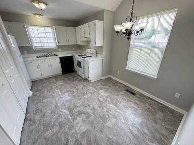 Main picture of 726 Spring Meadow Ln
