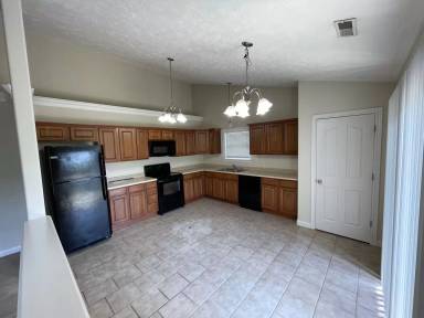 Main picture of 1417 Shining Armor Ln