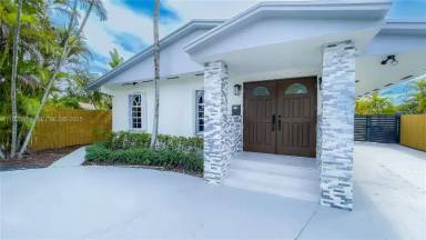 Main picture of 6384 SW 31st St