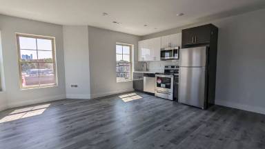 Main picture of 4700 Chestnut St