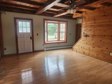 Main picture of 19 Tinker Rd