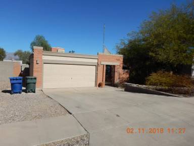 Main picture of 8401 E Calexico St