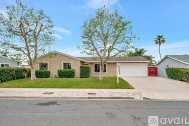 Main picture of 9208 Arnaz Way