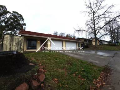 Main picture of 7437 Tierra Way