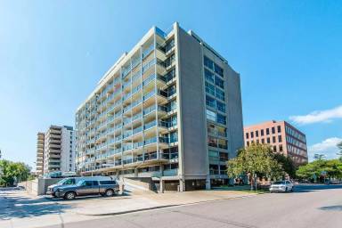 Main picture of 888 N Logan St