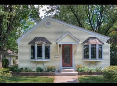 Main picture of 1032 Tainter St