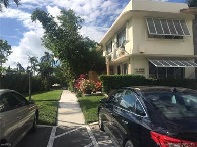 Main picture of 9720 W Bay Harbor Dr
