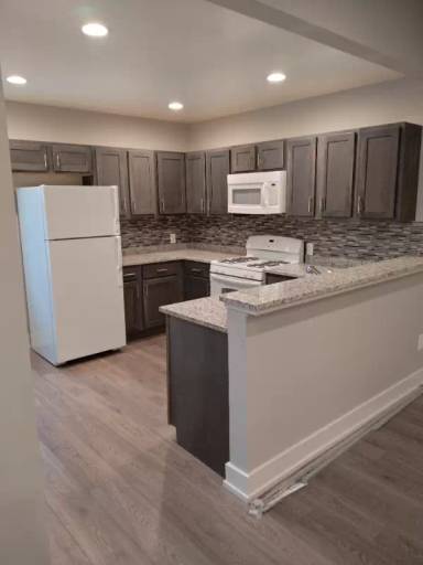 Main picture of 103 N Main St