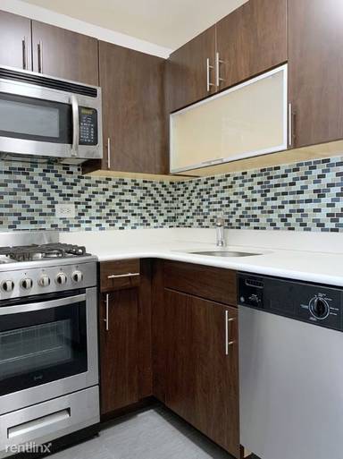 Main picture of 315 E 21st St