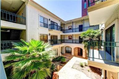 Main picture of 1908 San Antonio St
