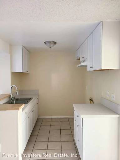 Main picture of 8733 Willis Ave