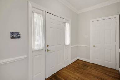 Main picture of 9202 Linden Grove Ct
