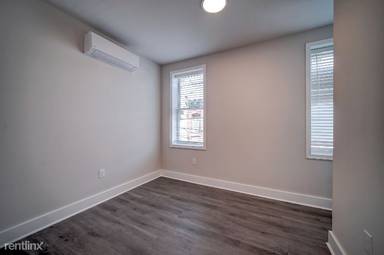 Main picture of 2616 N Chadwick St