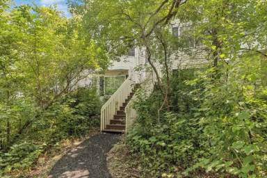 Main picture of 328 W Whispering Oaks Ln