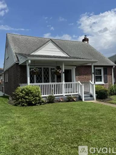 Main picture of 421 Lawrence Rd