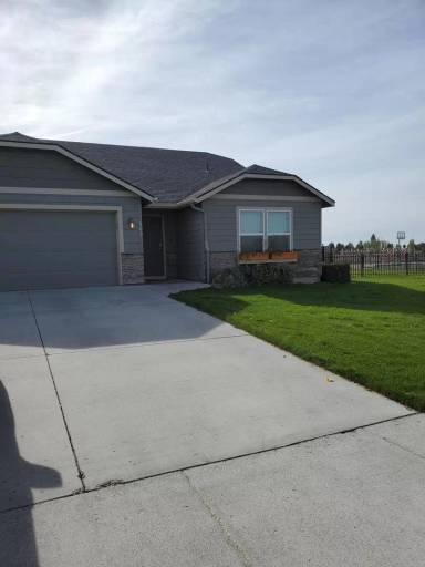 Main picture of 809 S Hamilton Rd