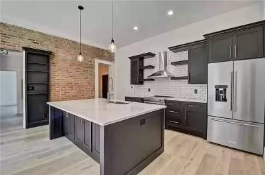 Main picture of 1340 N Park Ave